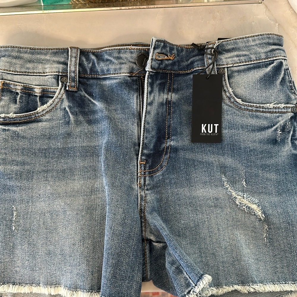 Kut from the Kloth size 2 High Rise Gidget Short